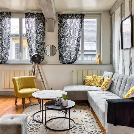 Le Auguste Duplex Avec Terrasse Apartament